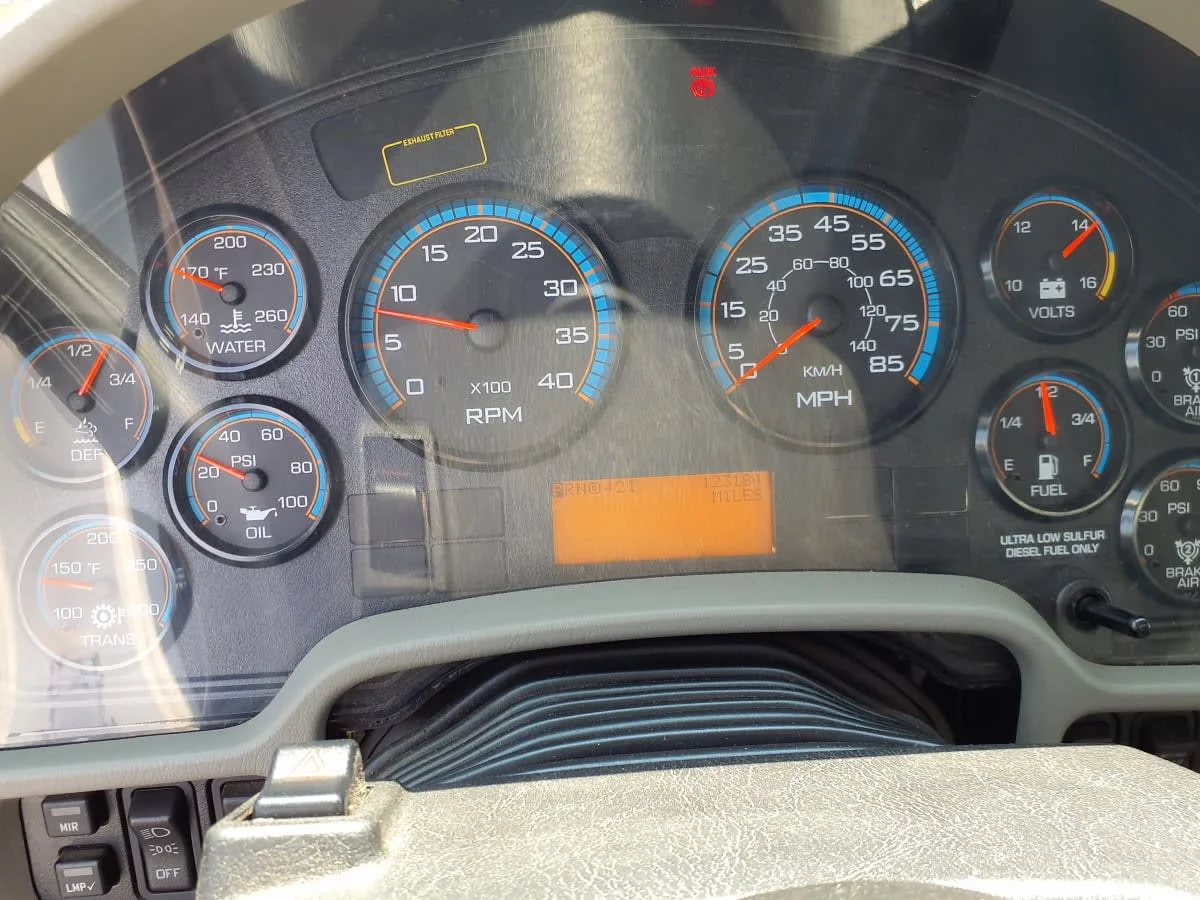 2018 International 4300 - image 10