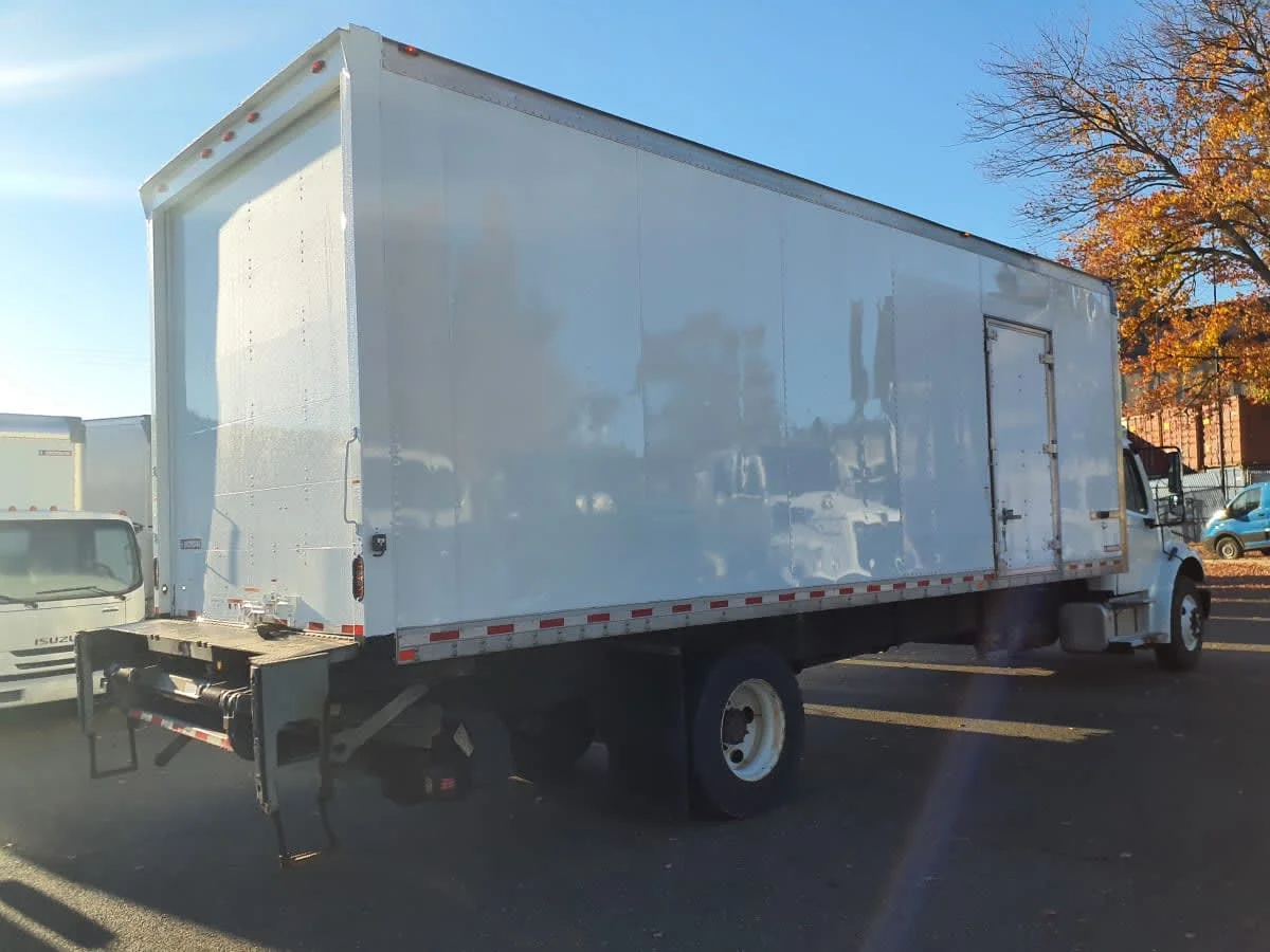 2019 Freightliner M2 106 in Springfield, MA — photo 4