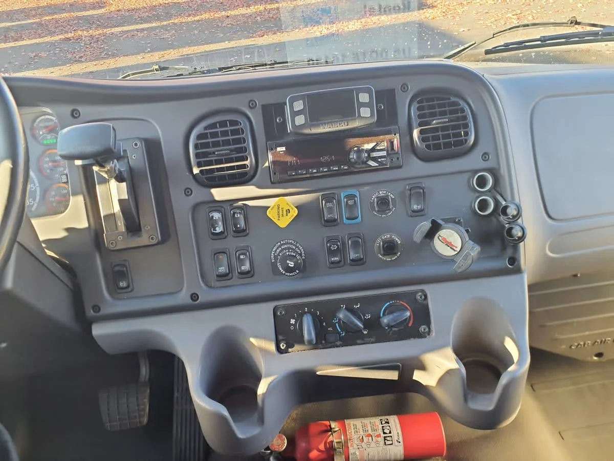 2019 Freightliner M2 106 in Springfield, MA — photo 7