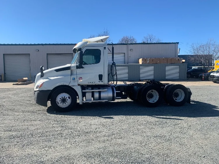 2019 Freightliner Cascadia in Charlotte, NC — photo 4