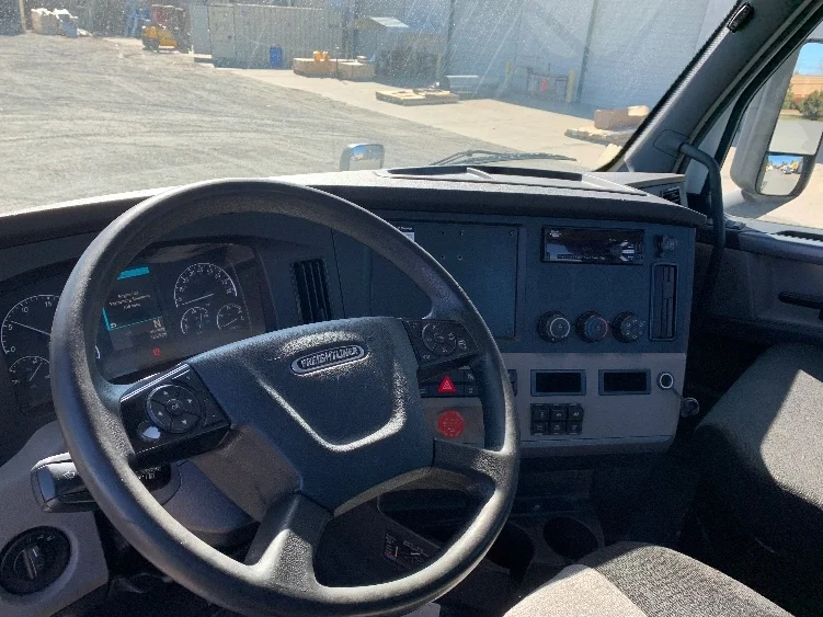 2019 Freightliner Cascadia in Charlotte, NC — photo 10