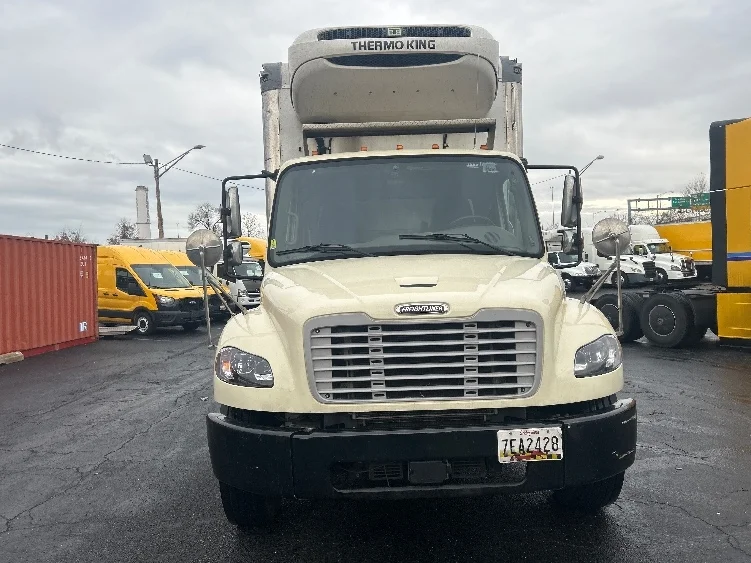 2020 Freightliner M2 106 in Baltimore, MD — photo 2