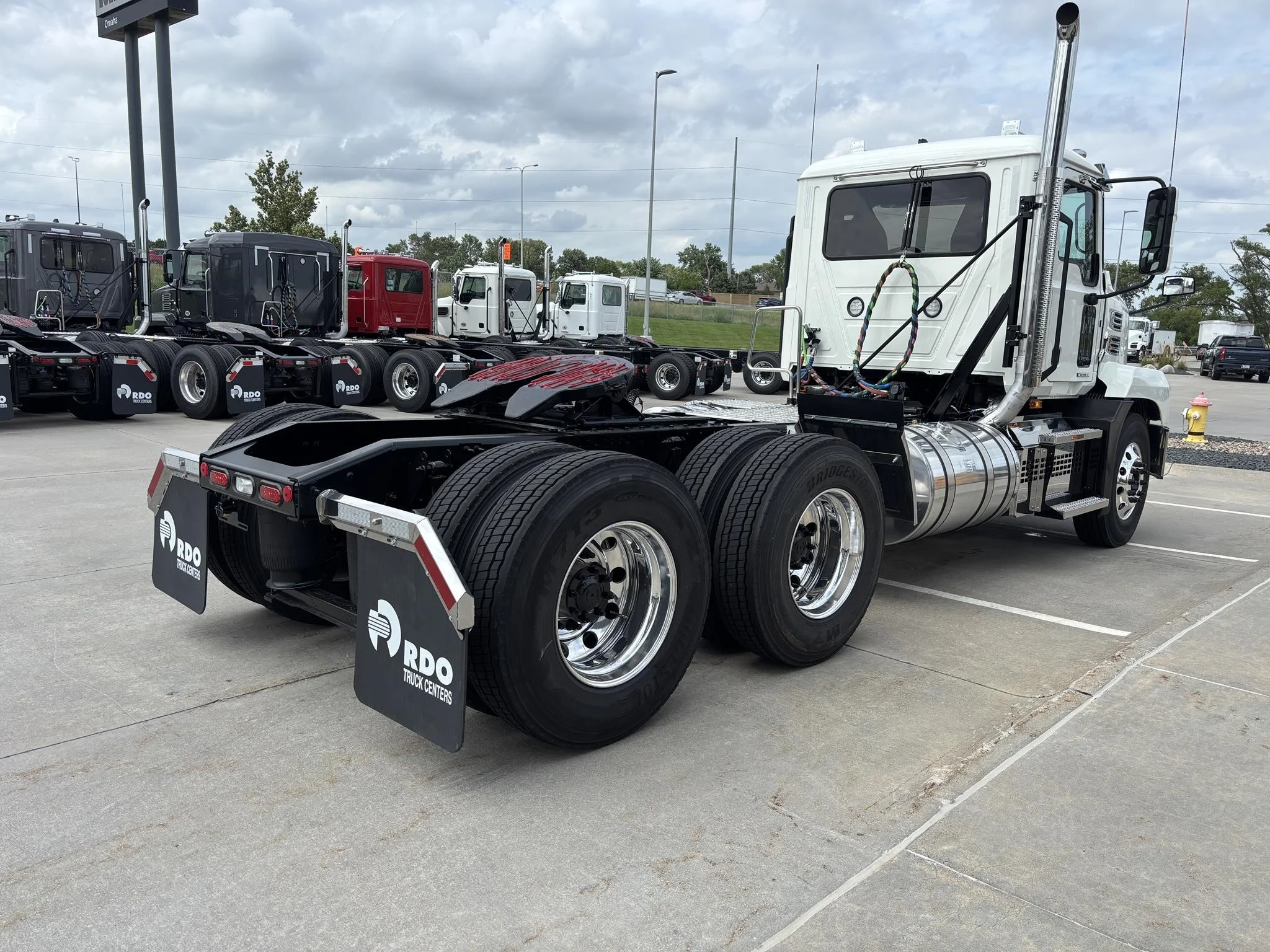 2026 Mack Anthem - image 4