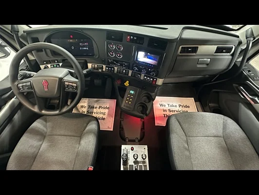 2027 Kenworth T880 in Dallas, TX — photo 2