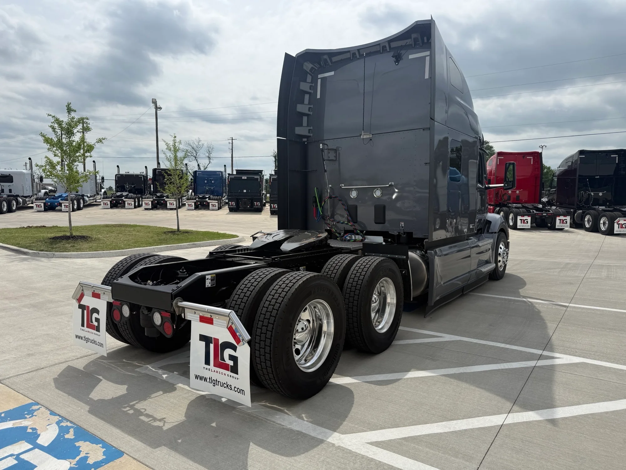 2027 Peterbilt 579 in Lowell, AR — photo 5