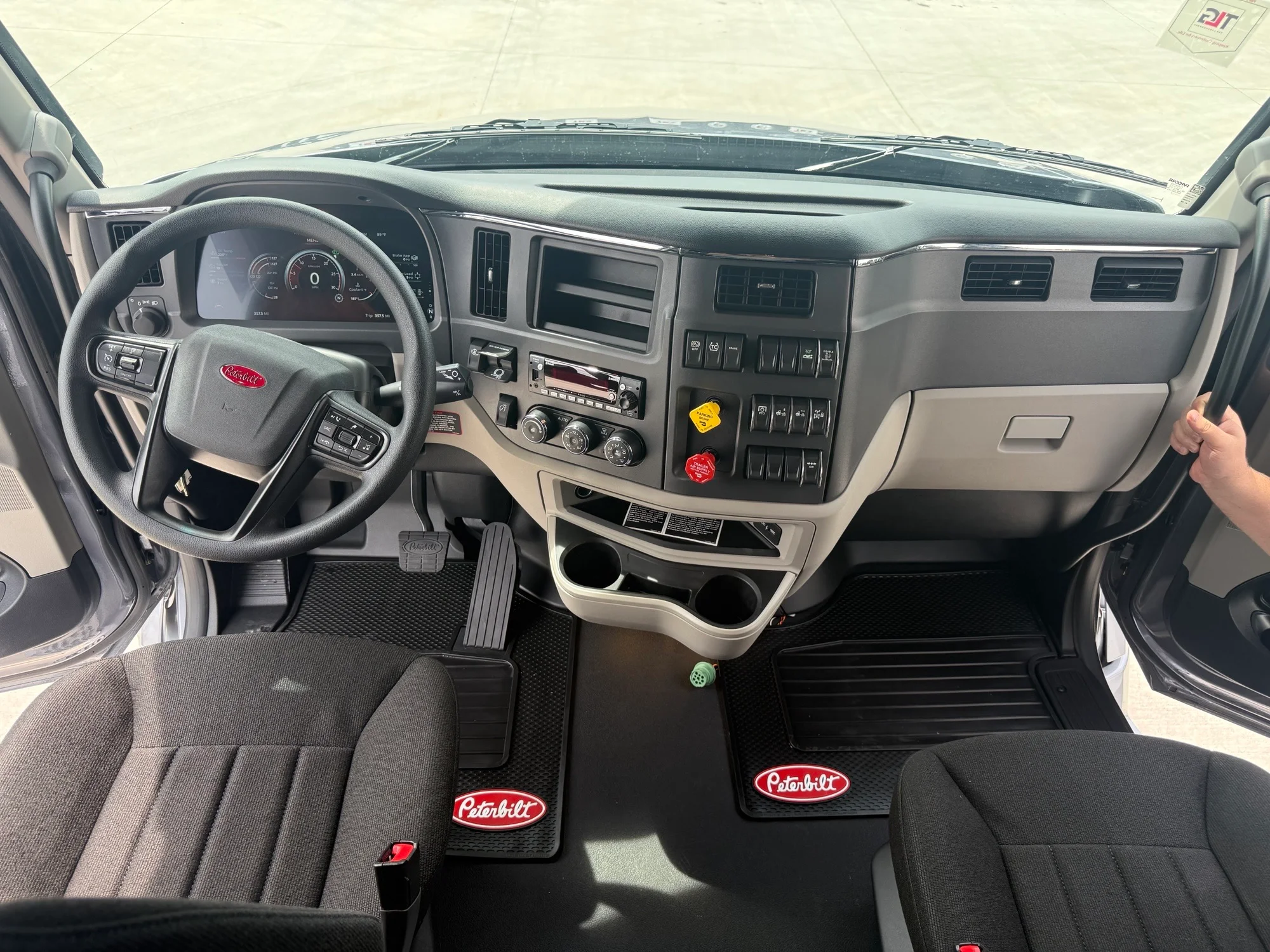 2027 Peterbilt 579 in Lowell, AR — photo 16