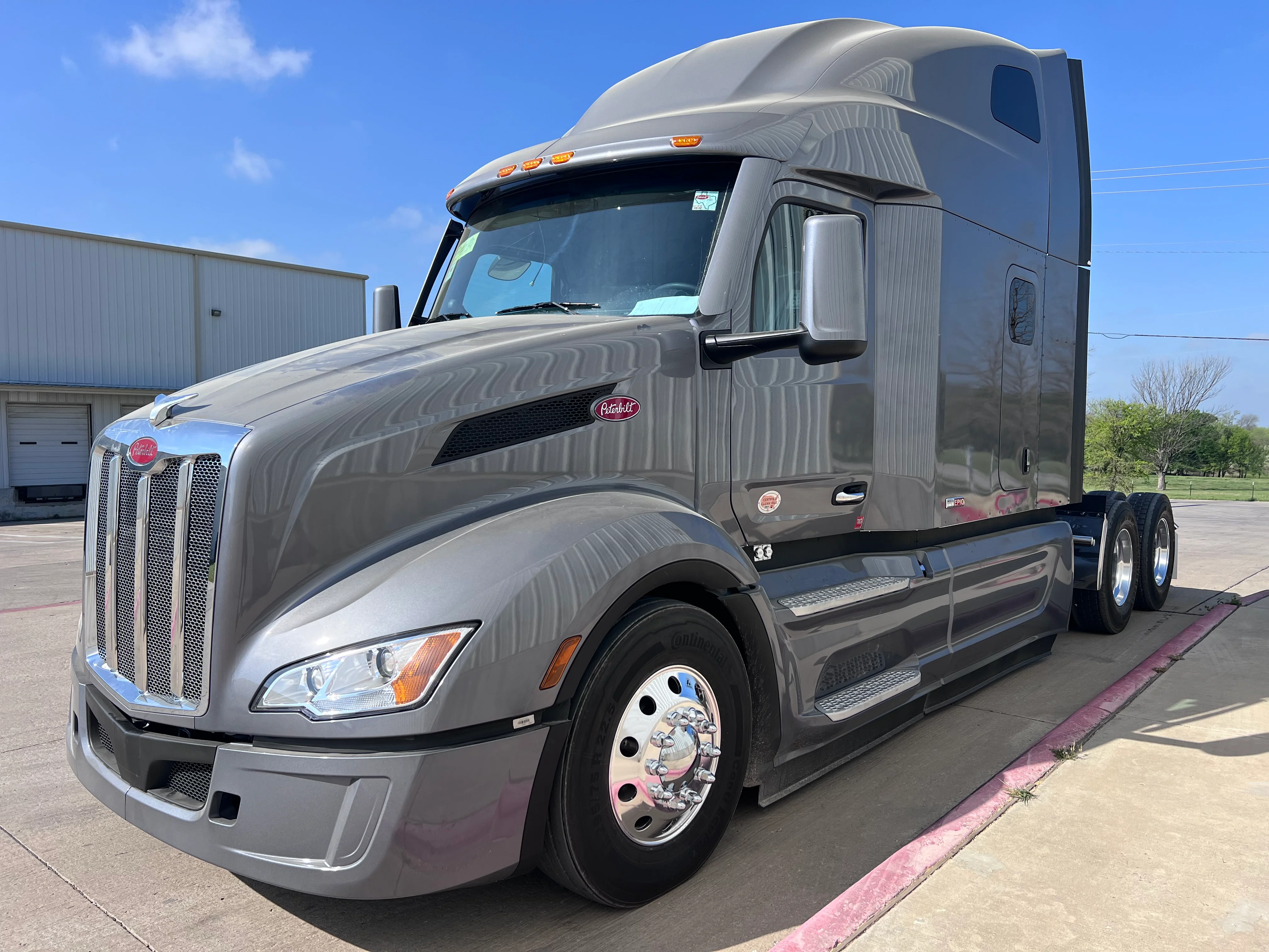 2027 Peterbilt 579 in Lowell, AR