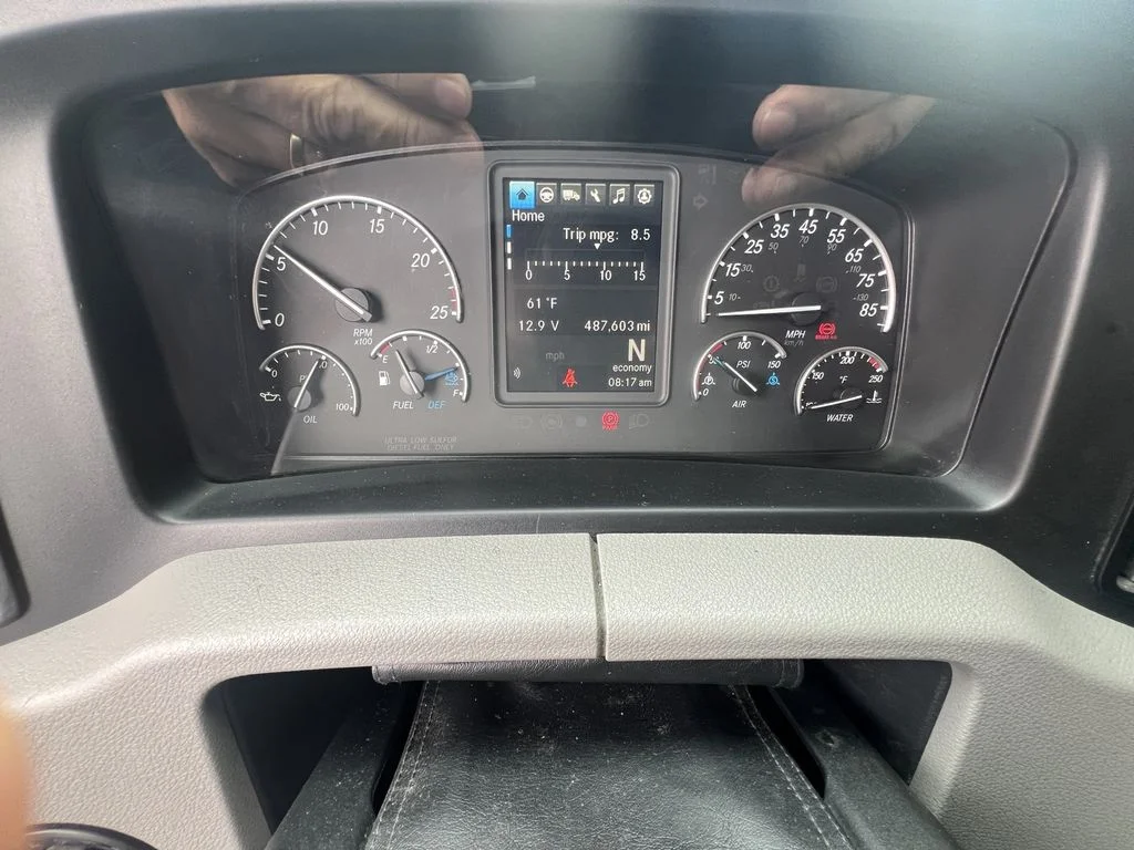 2022 Freightliner Cascadia in Sacramento, CA — photo 4