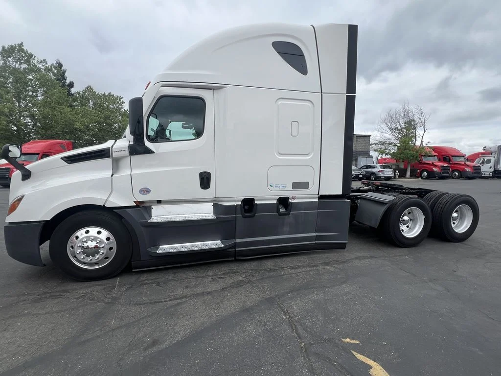 2022 Freightliner Cascadia in Sacramento, CA