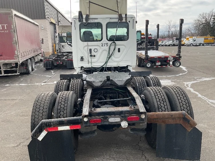 2019 Freightliner Cascadia in Linden, NJ — photo 5