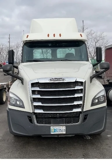 2019 Freightliner Cascadia in Linden, NJ — photo 2