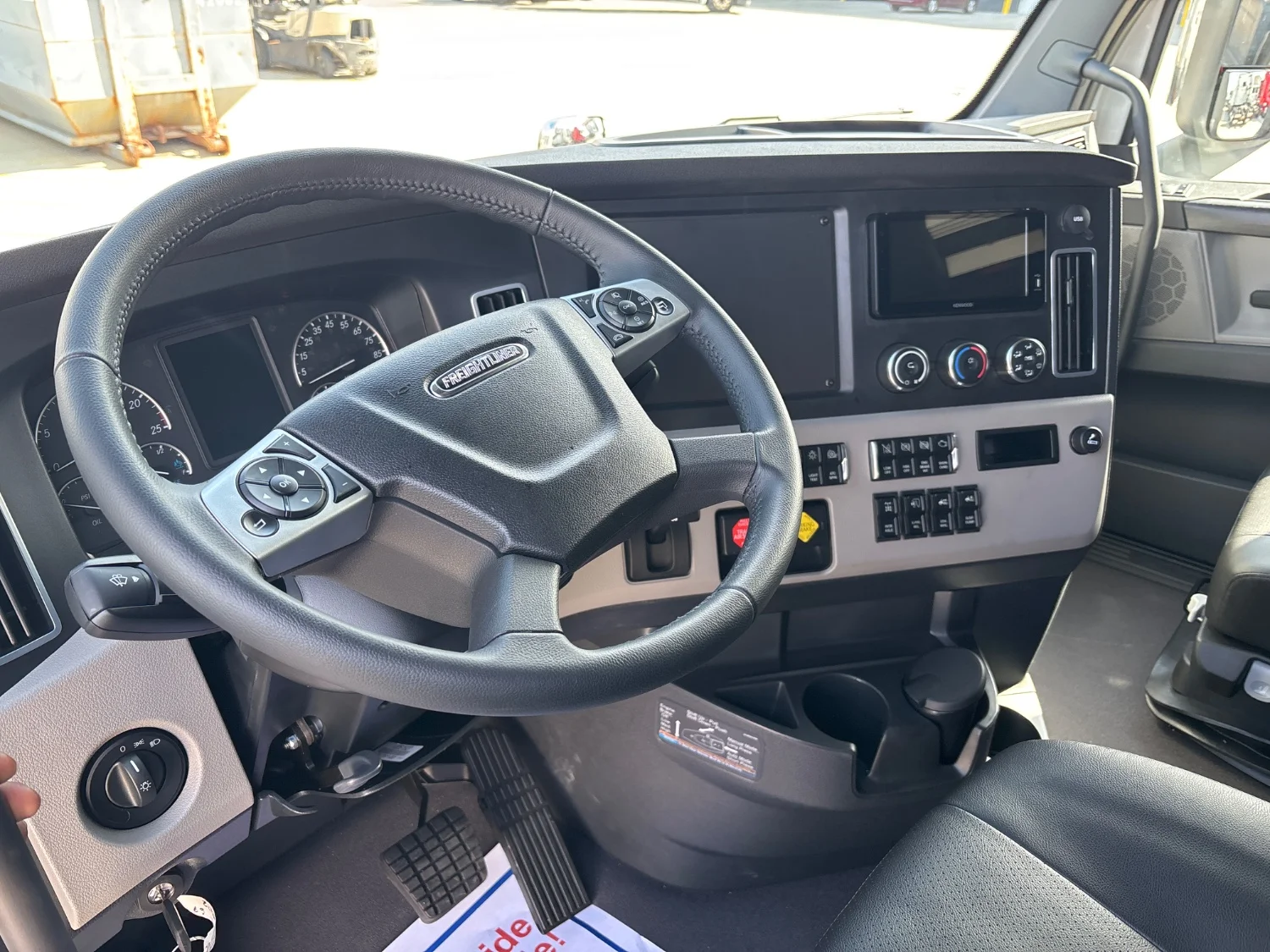 2027 Freightliner Cascadia in Dayton, OH — photo 5