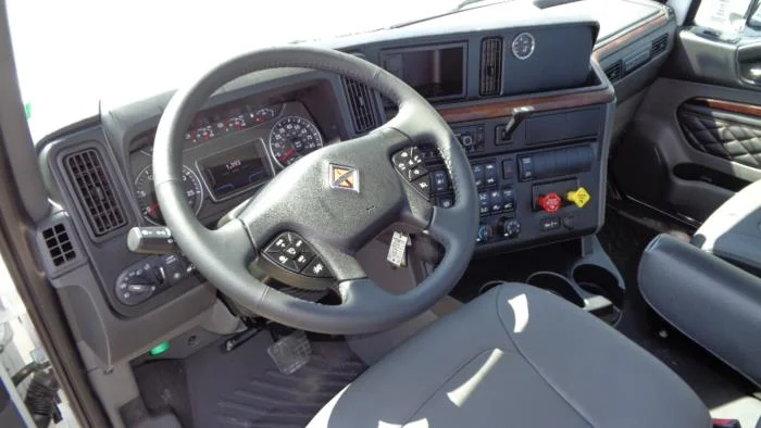 2027 International LT — photo 16