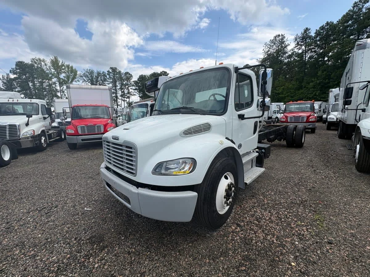 2019 Freightliner M2 106