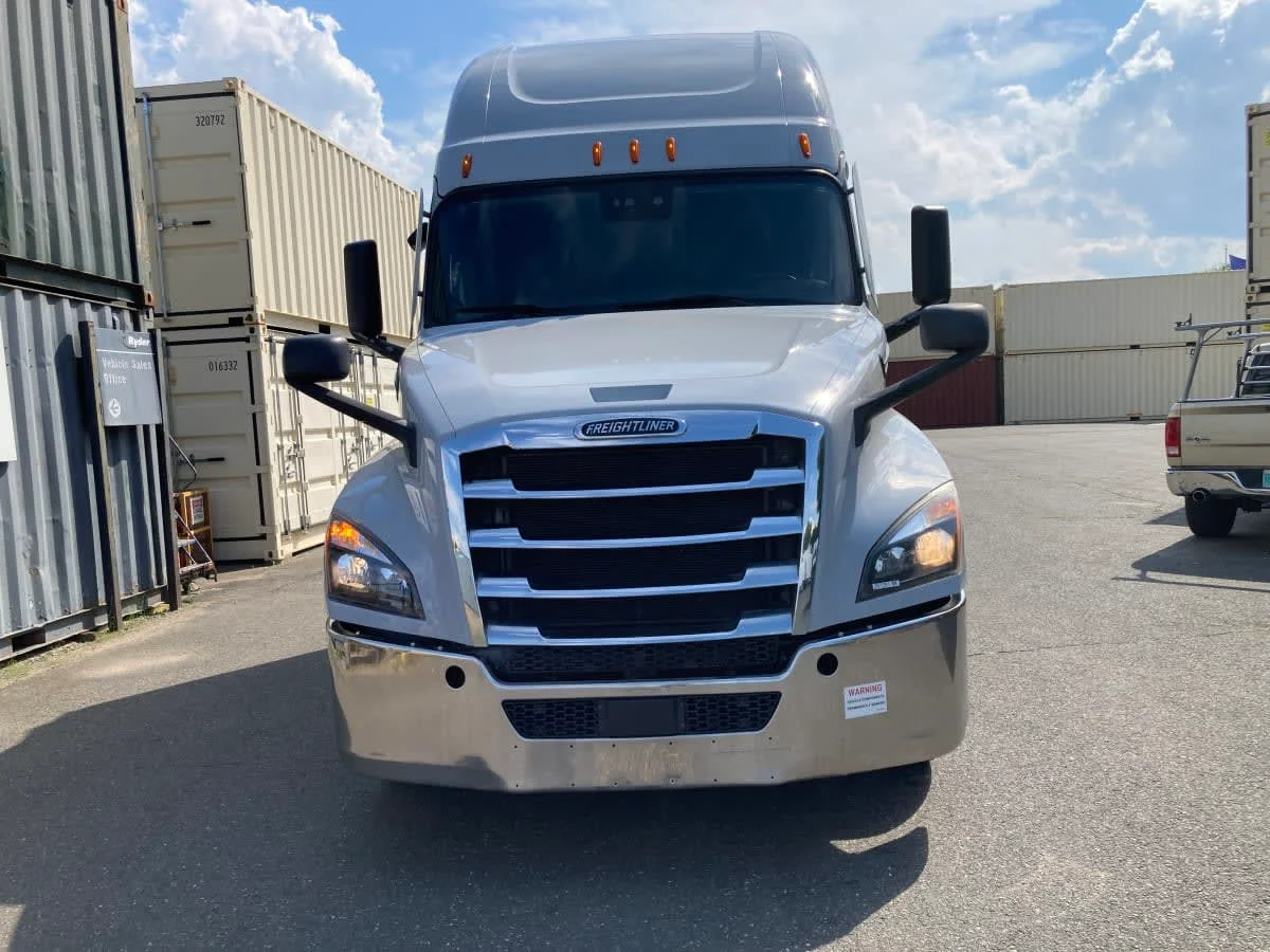 2021 Freightliner Cascadia in Springfield, MA — photo 2