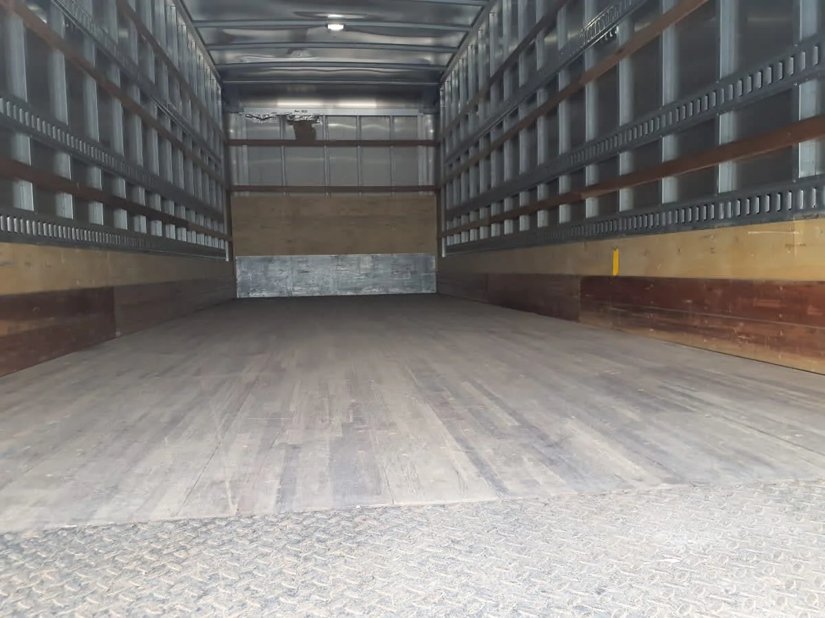2020 Freightliner M2 106 in Indianapolis, IN — photo 8
