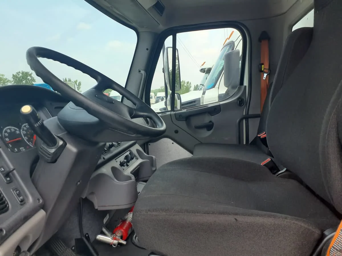 2020 Freightliner M2 106 in Indianapolis, IN — photo 7