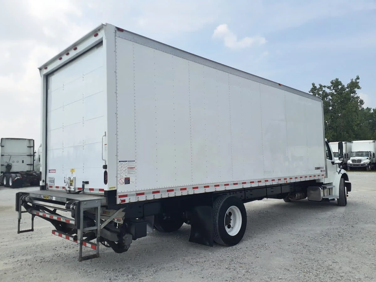 2020 Freightliner M2 106 in Indianapolis, IN — photo 4