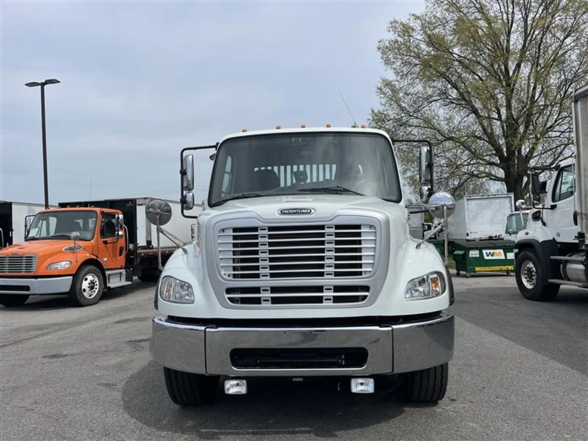 2019 Freightliner M2 112 - image 2