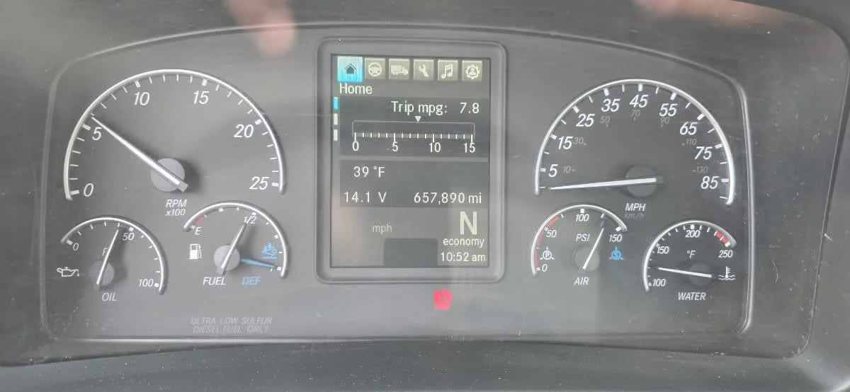 2020 Freightliner Cascadia in Bensalem, PA — photo 9
