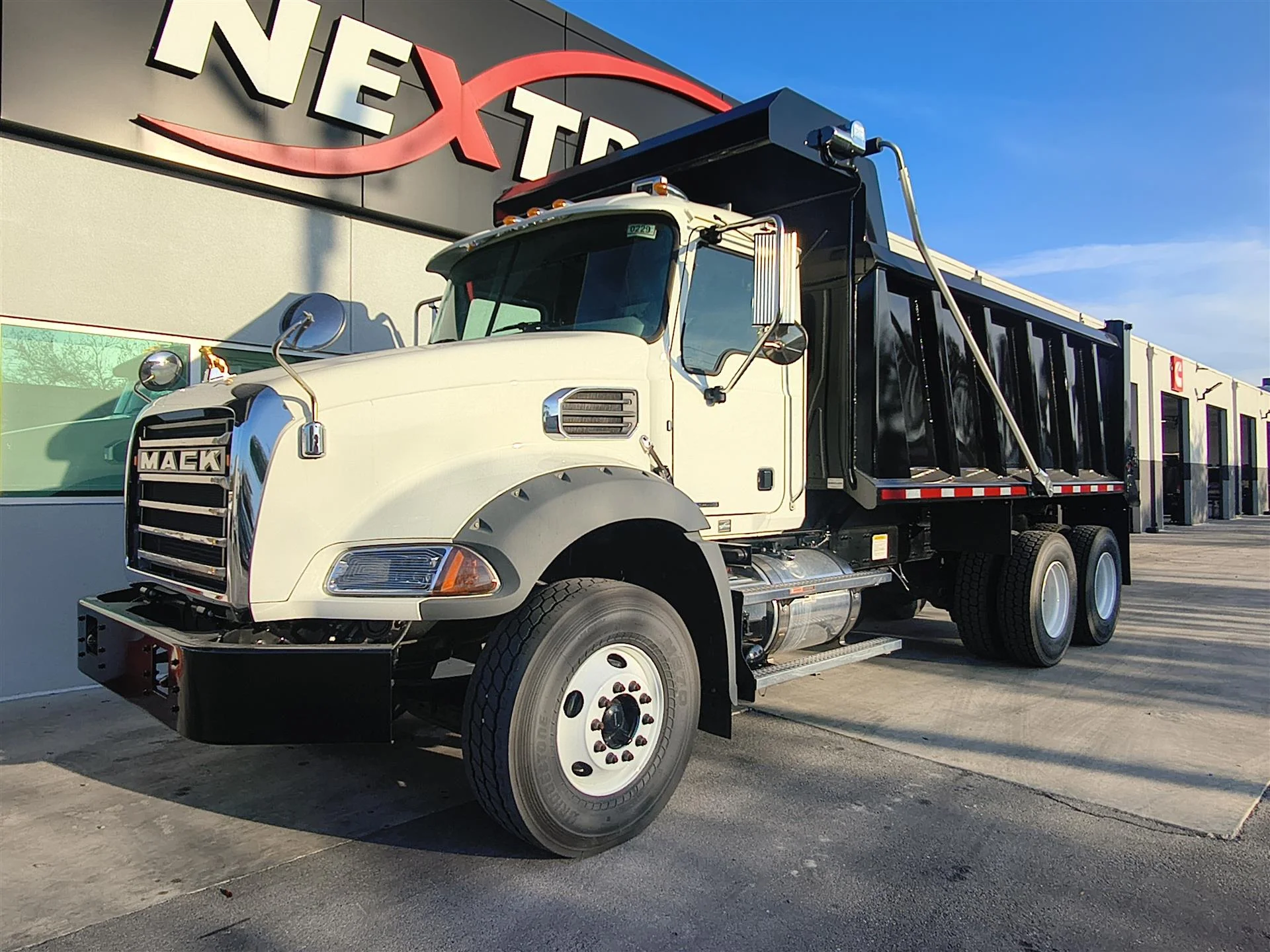 2024 Mack Granite in Miami, FL