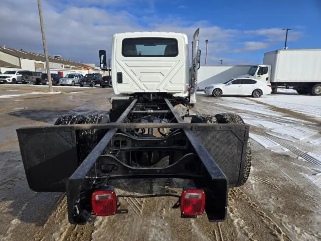 2020 International MV - image 6