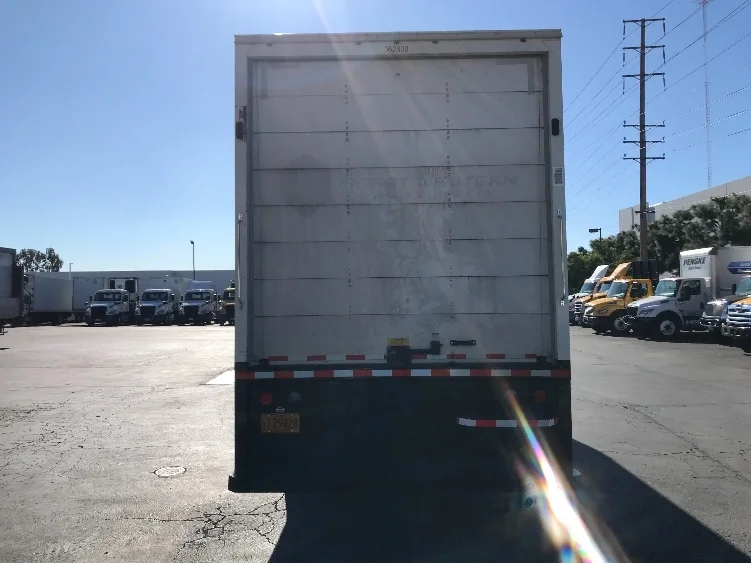 2020 Freightliner M2 106 - image 7