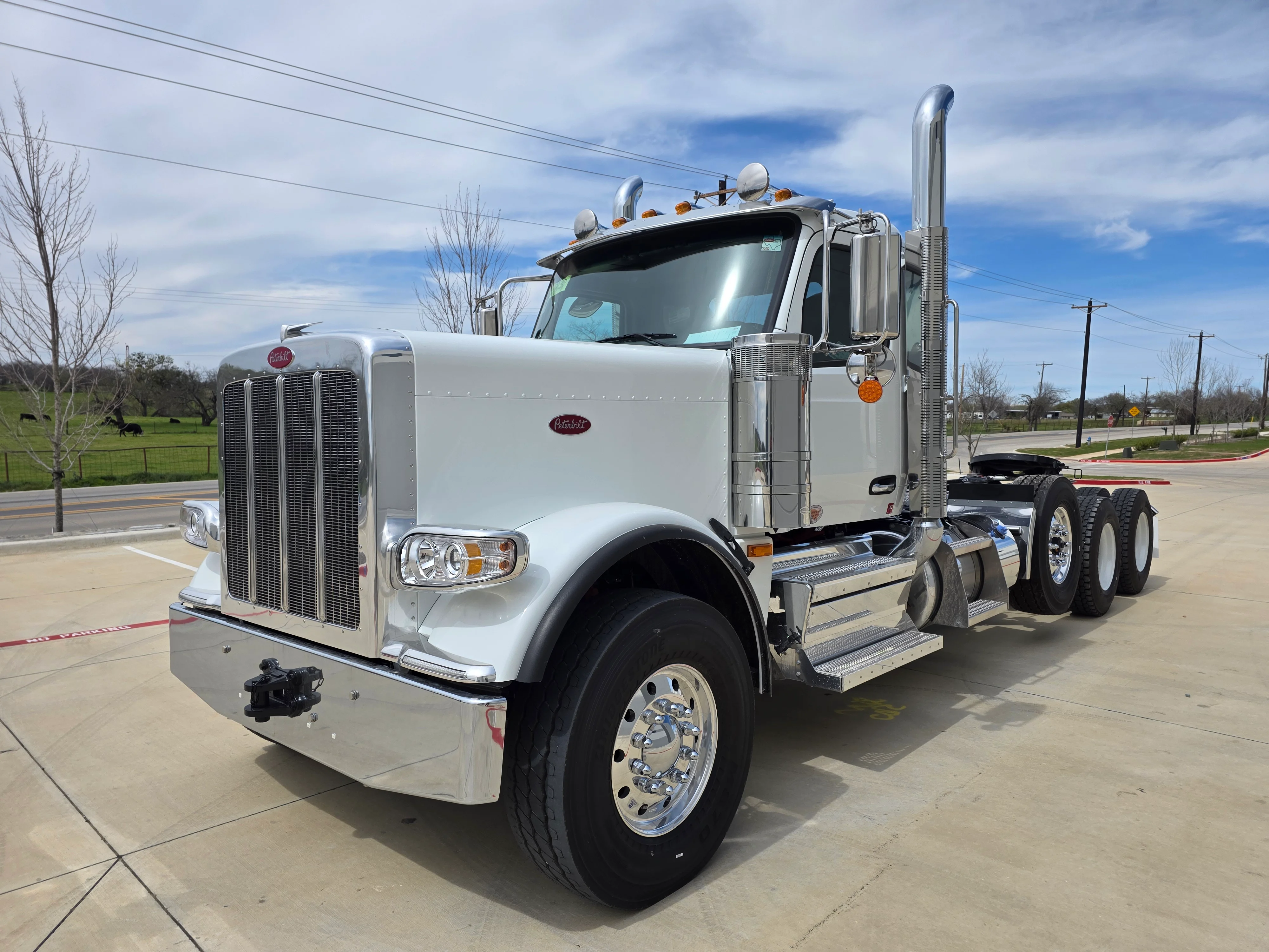 2027 Peterbilt 589 in Charlotte, NC