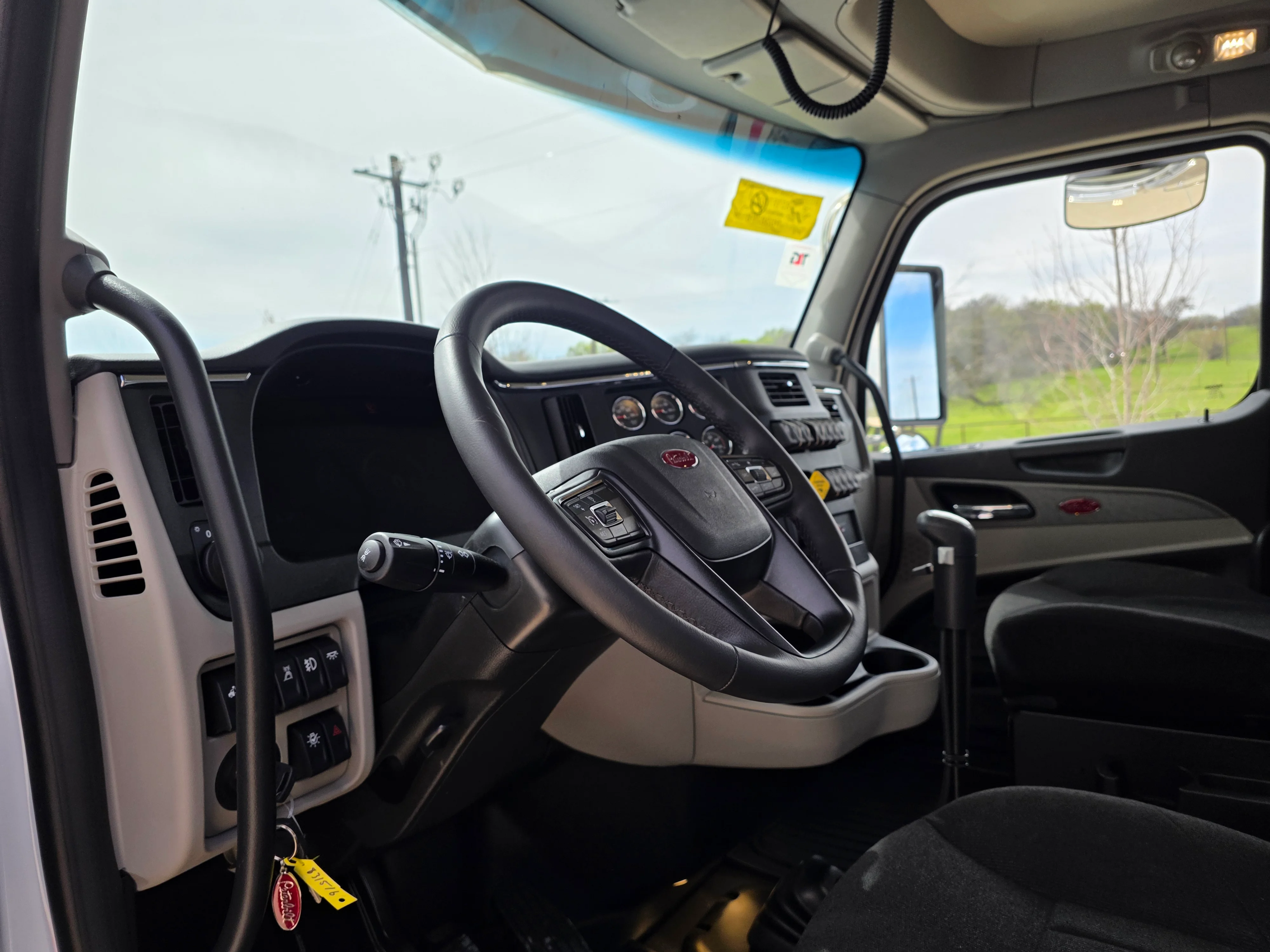 2027 Peterbilt 589 in Charlotte, NC — photo 5