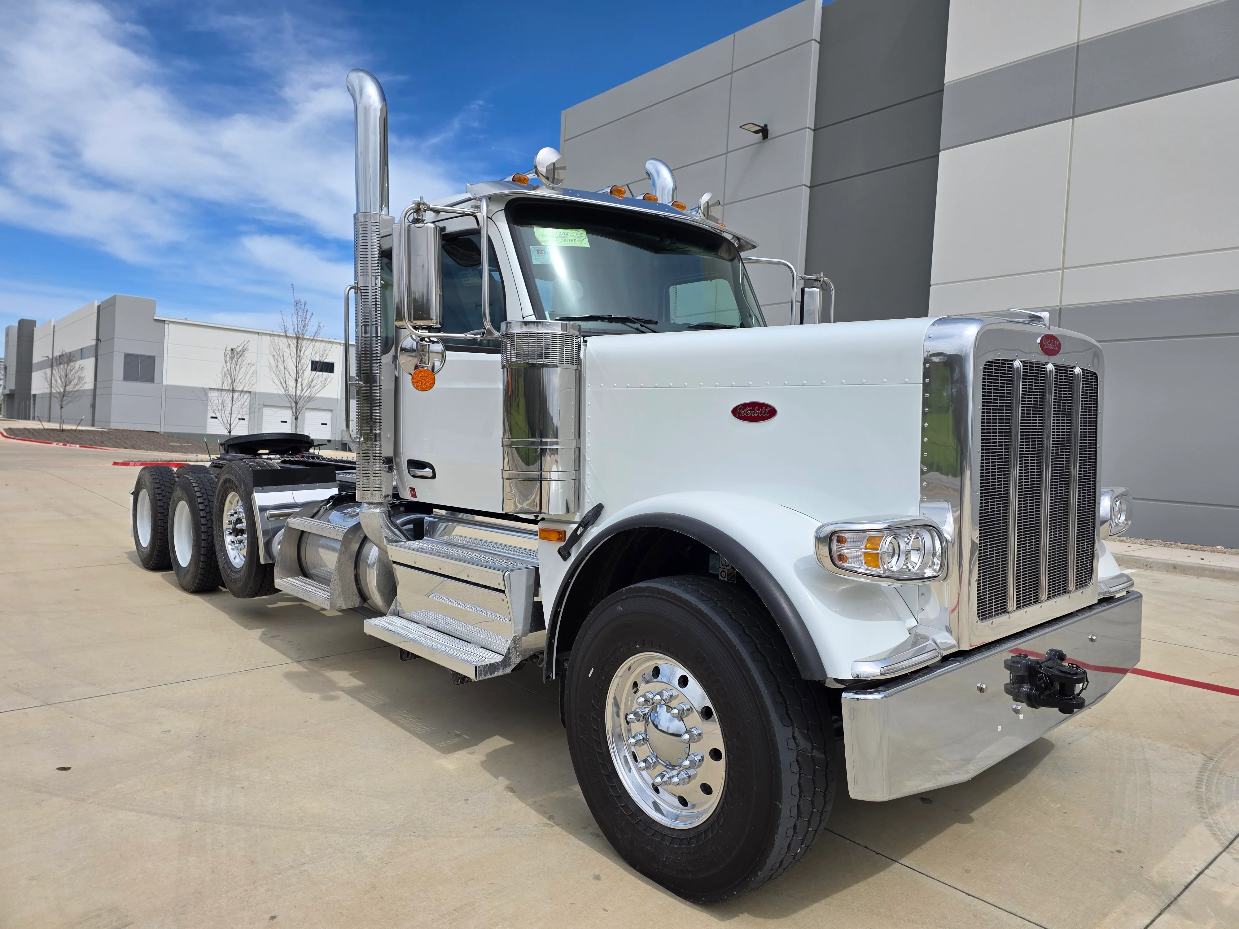 2027 Peterbilt 589 in Charlotte, NC — photo 3