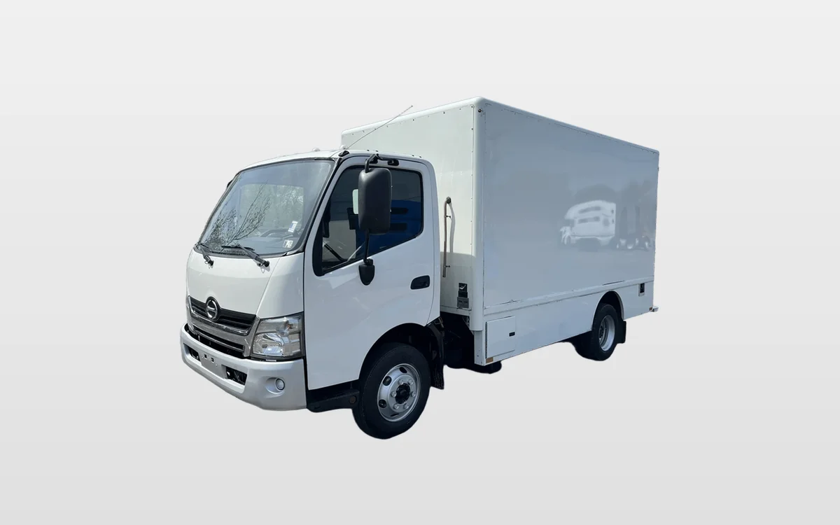 2017 Hino - image 1