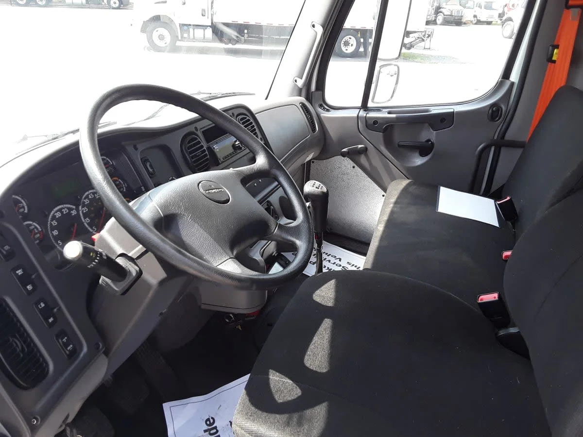 2020 Freightliner M2 106 in Charlotte, NC — photo 8