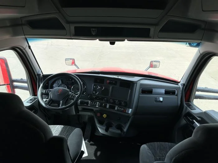 2021 Kenworth T680 - image 9