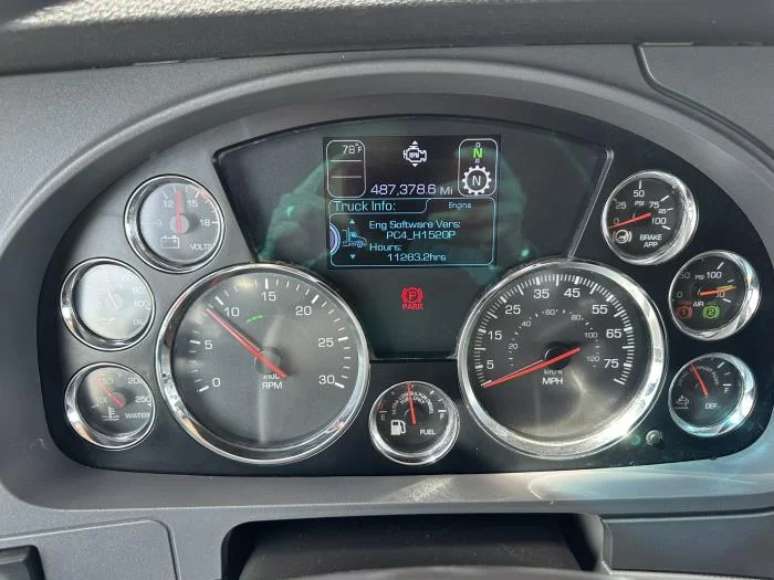 2021 Kenworth T680 — photo 20