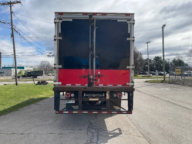 2018 Freightliner M2 106 - image 7