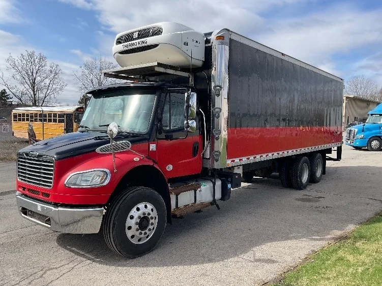 2018 Freightliner M2 106 - image 3