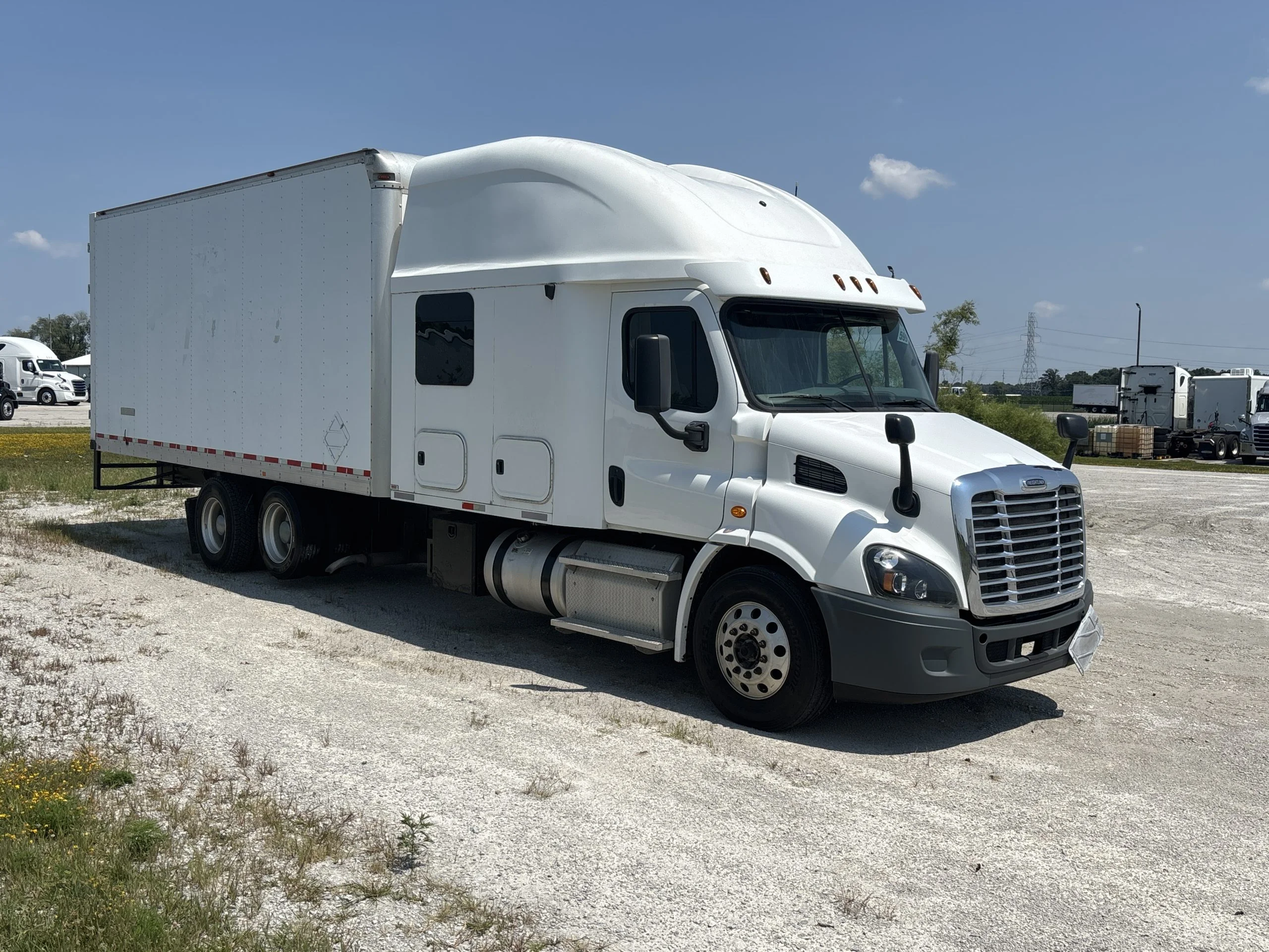 2016 Freightliner in Fort Wayne, IN — photo 3