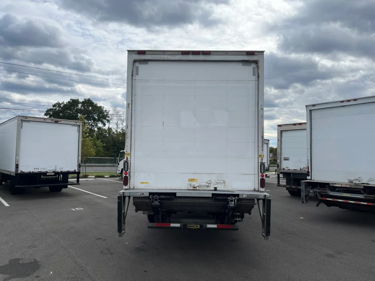 2018 Freightliner M2 106 in Beltsville, MD — photo 5