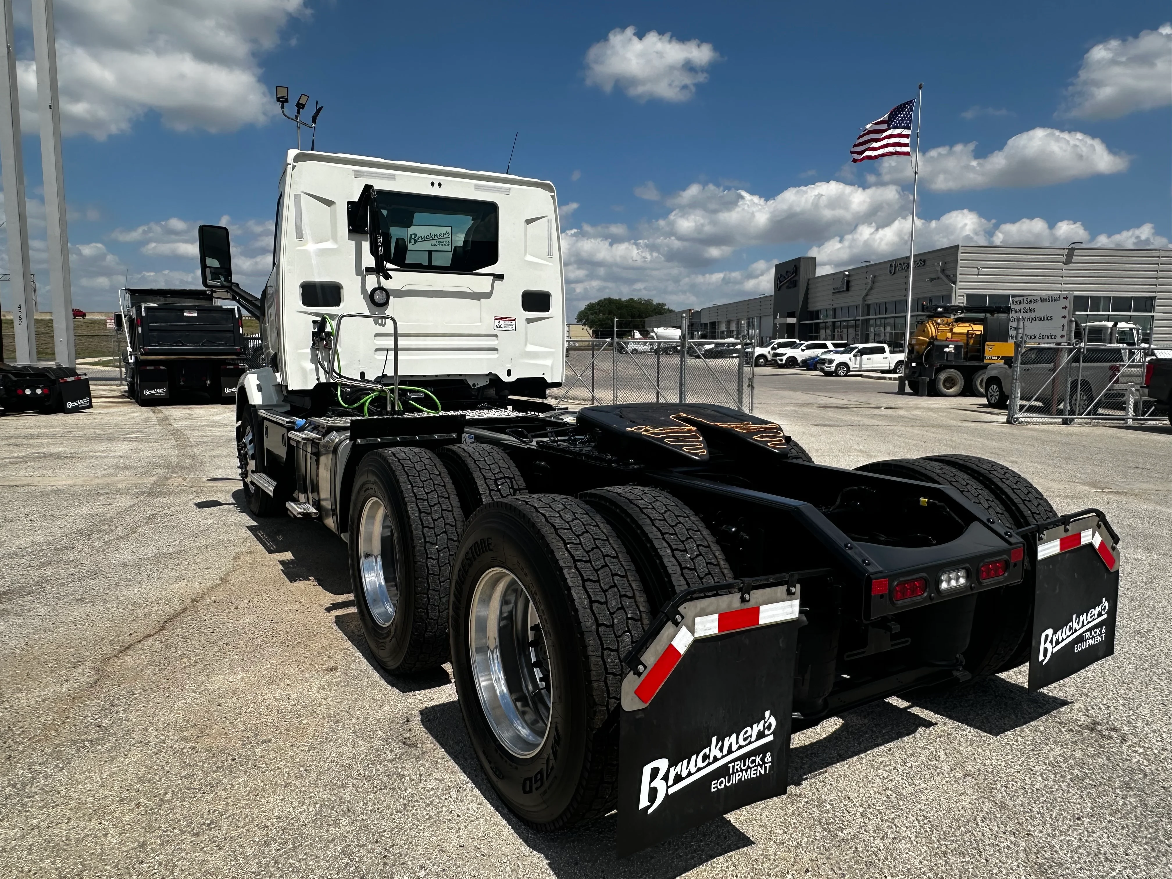 2027 Mack Anthem in San Antonio, TX — photo 7