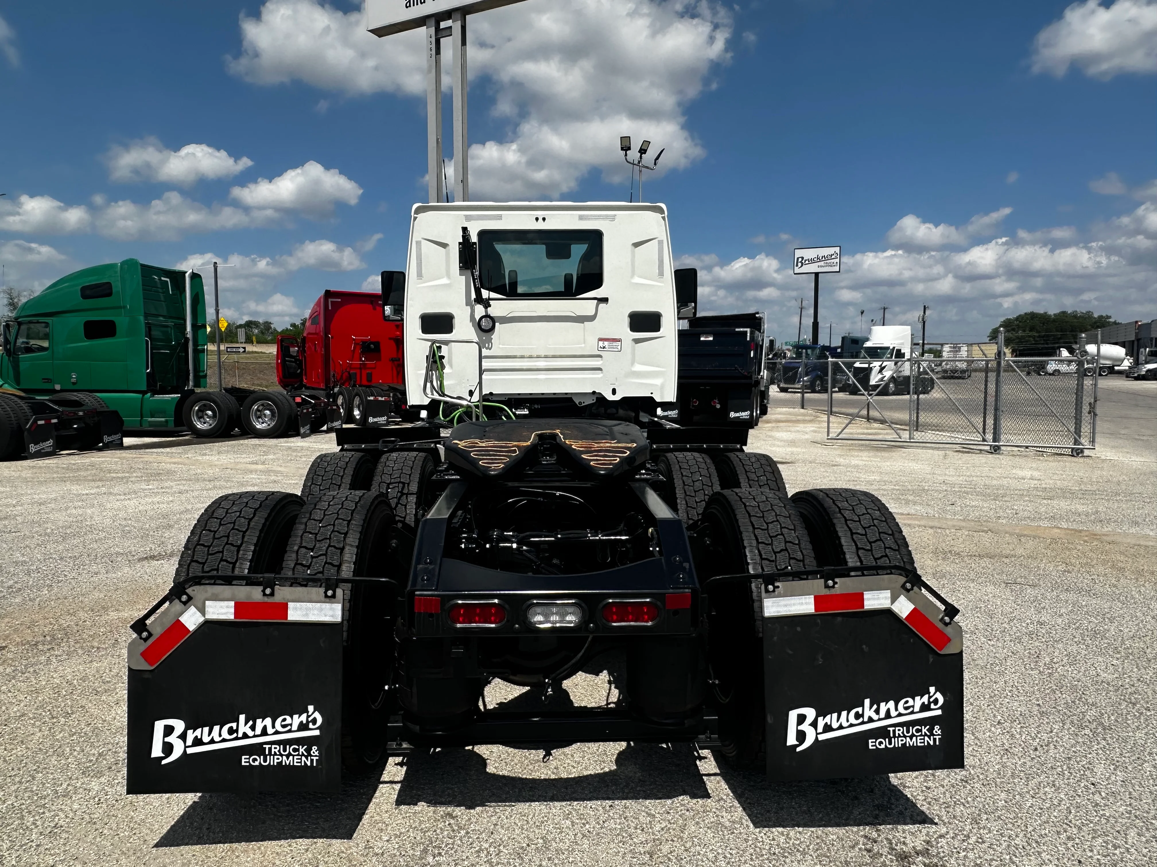 2027 Mack Anthem in San Antonio, TX — photo 4