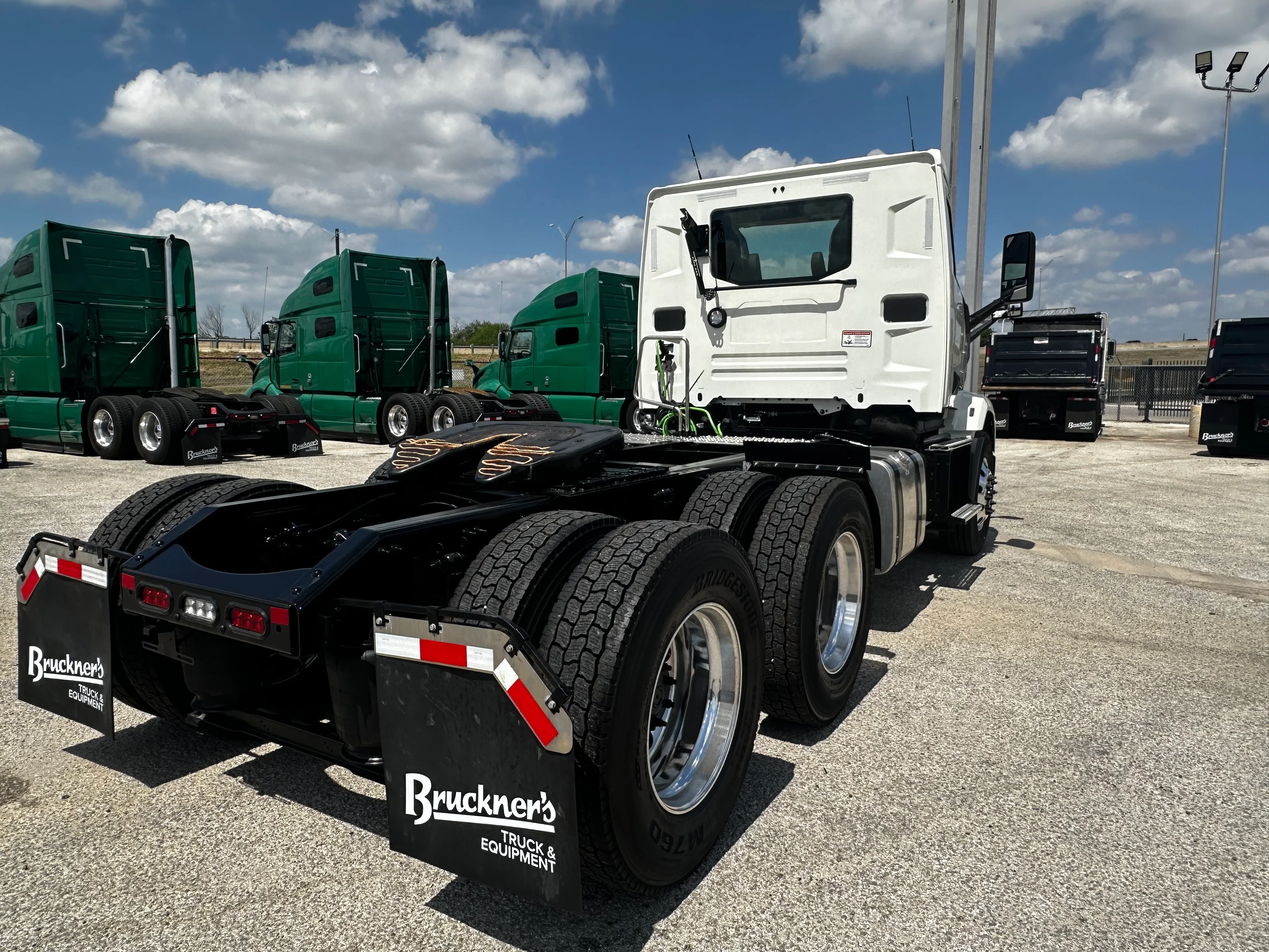 2027 Mack Anthem in San Antonio, TX — photo 6