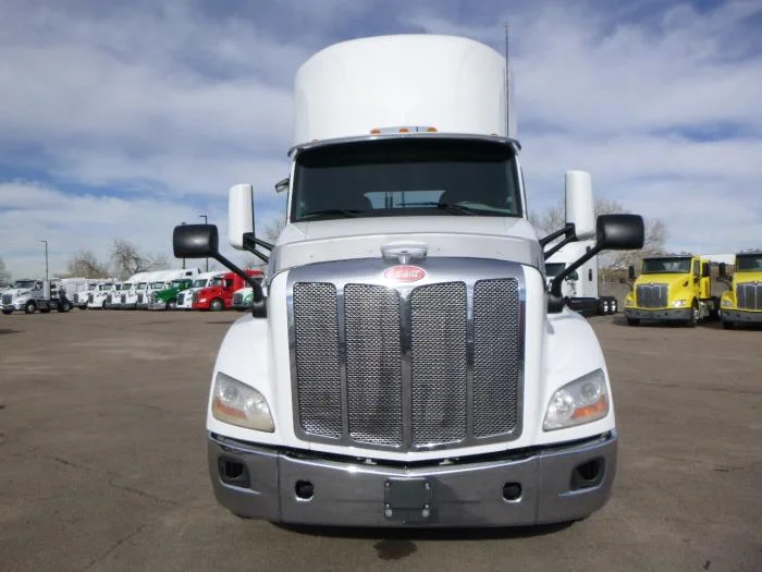 2020 Peterbilt 579 - image 9