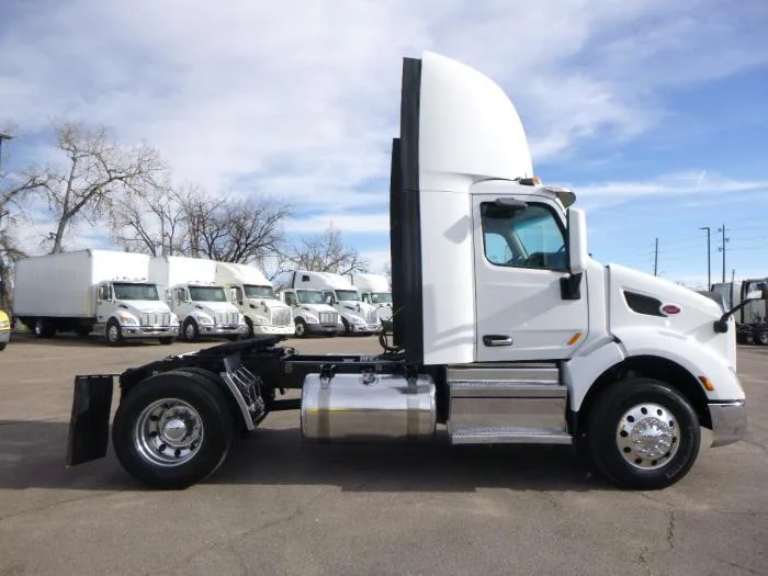 2020 Peterbilt 579 - image 7