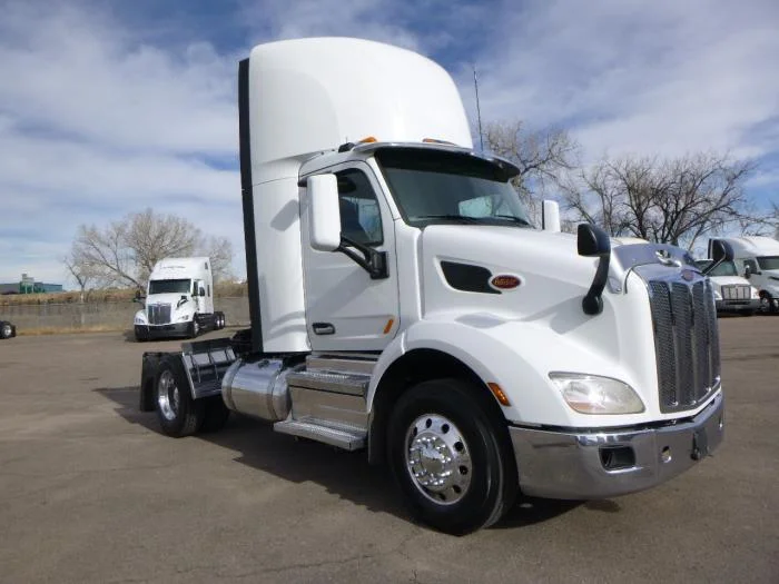 2020 Peterbilt 579 - image 8