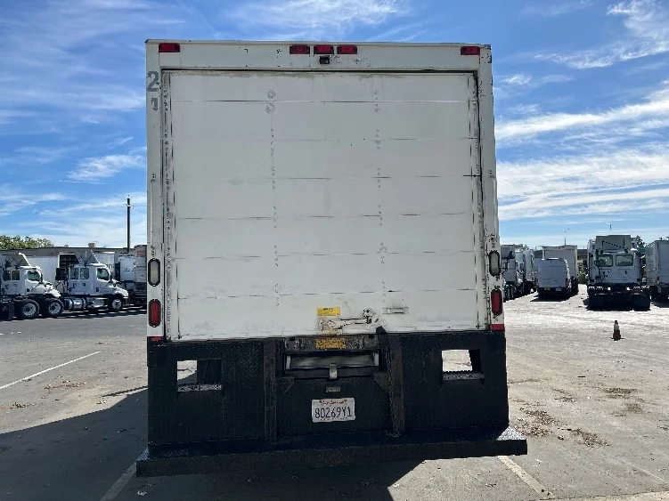 2016 Freightliner M2 106 - image 7