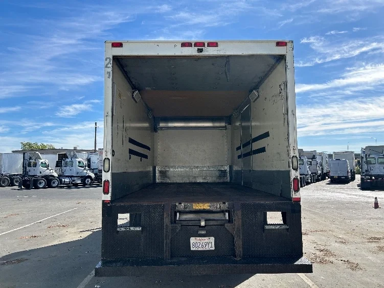 2016 Freightliner M2 106 in West Sacramento, CA — photo 8