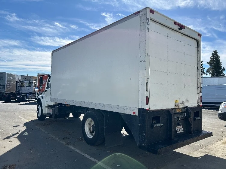 2016 Freightliner M2 106 - image 6