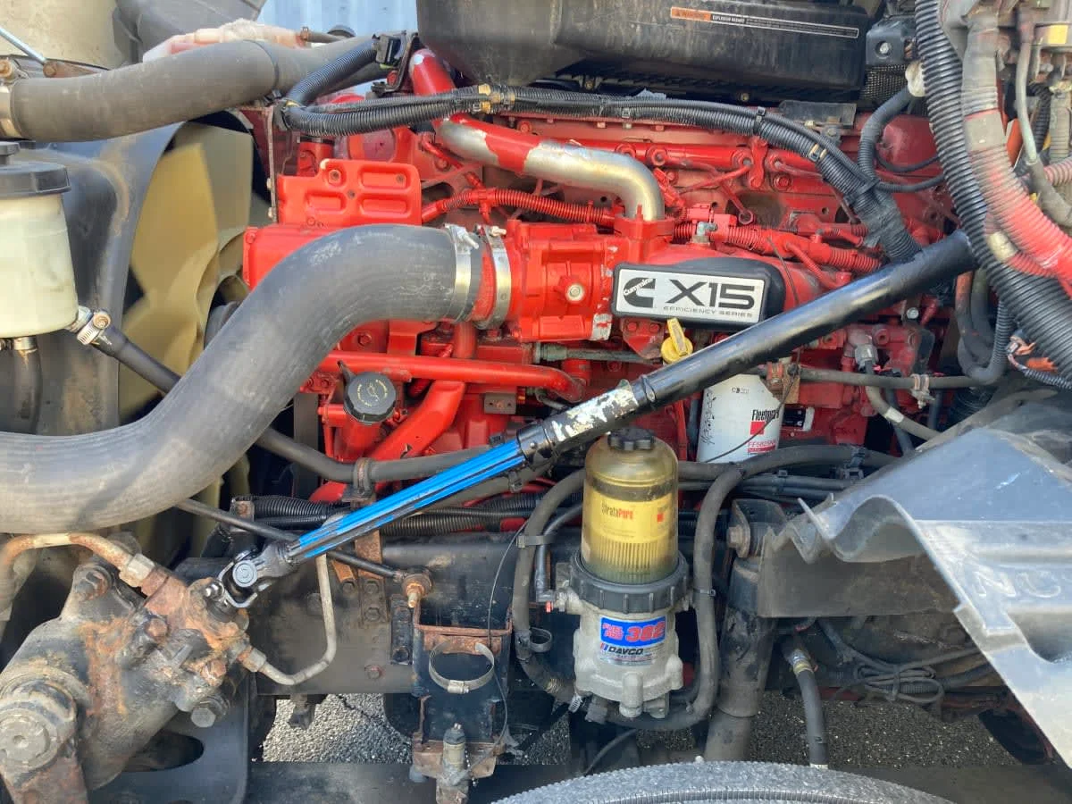 2019 International LT in Springfield, MA — photo 8