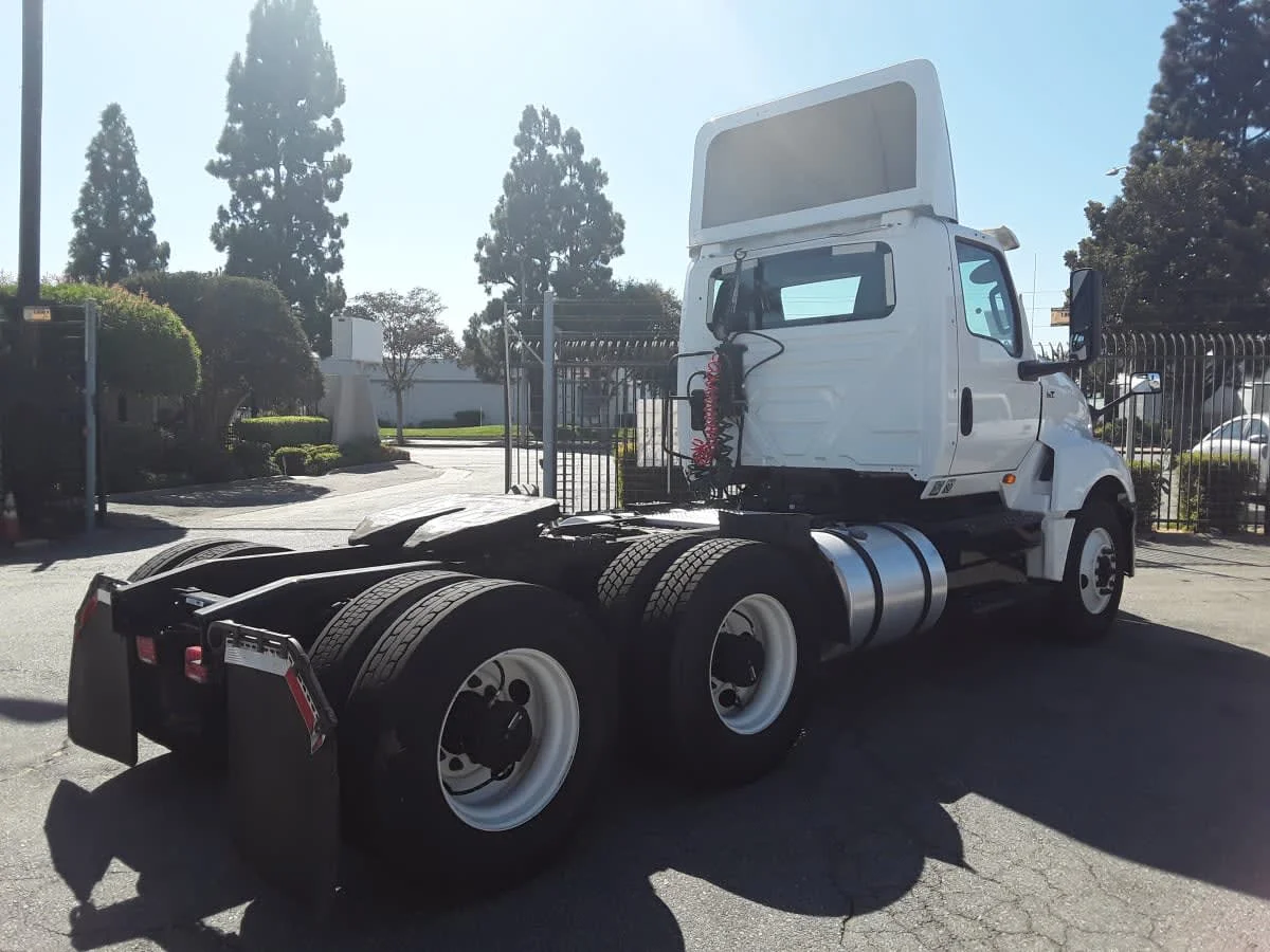 2020 International LT in Montebello, CA — photo 4