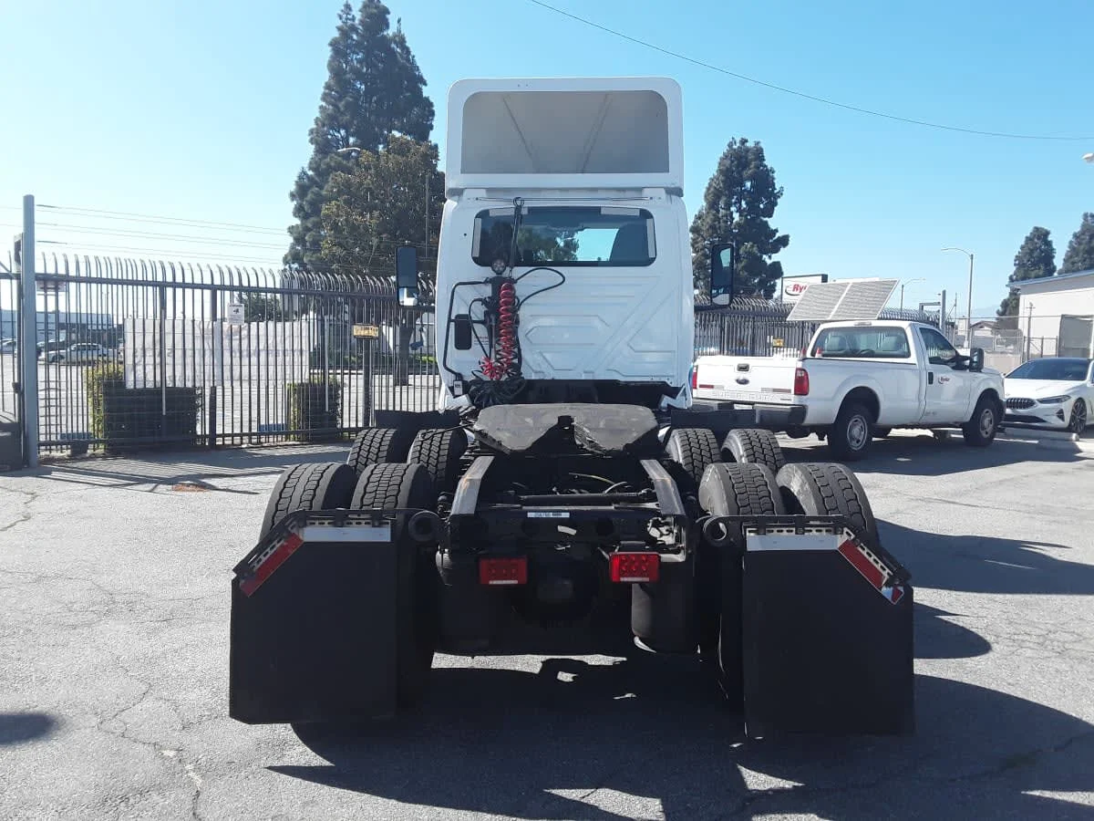 2020 International LT in Montebello, CA — photo 5
